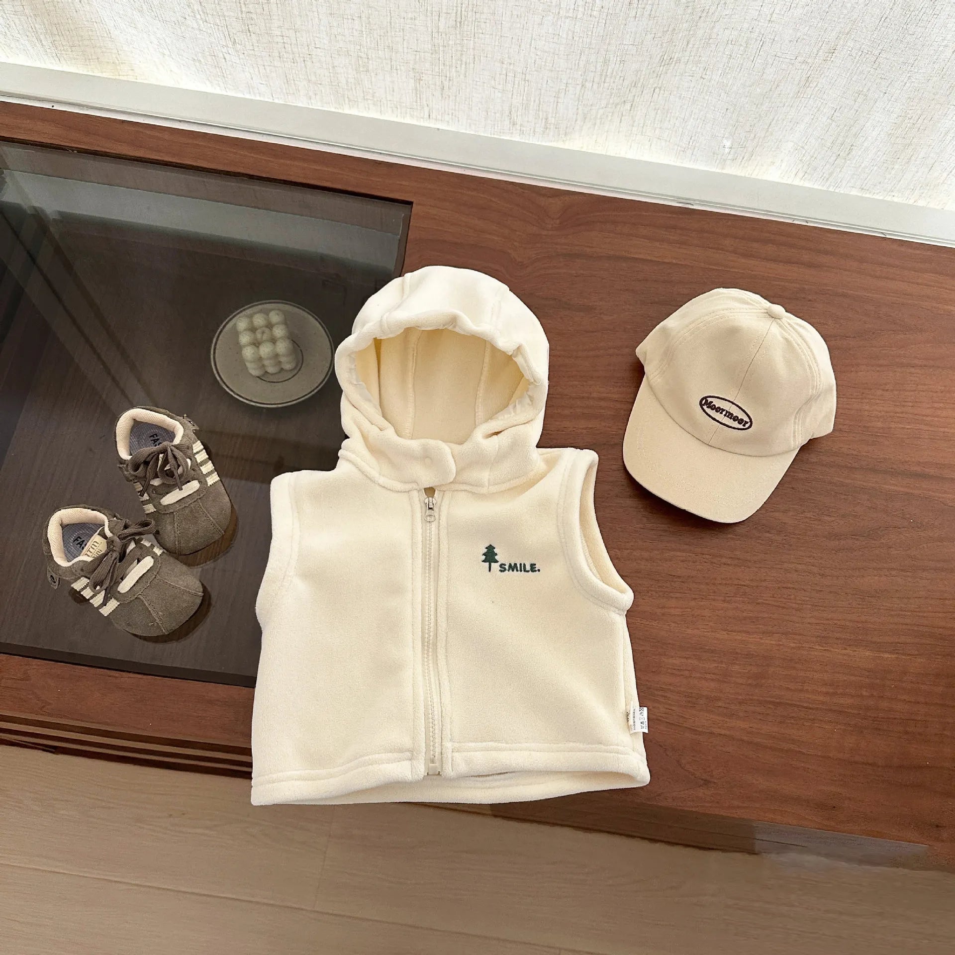 Gilet Bébé à Capuche en Velours