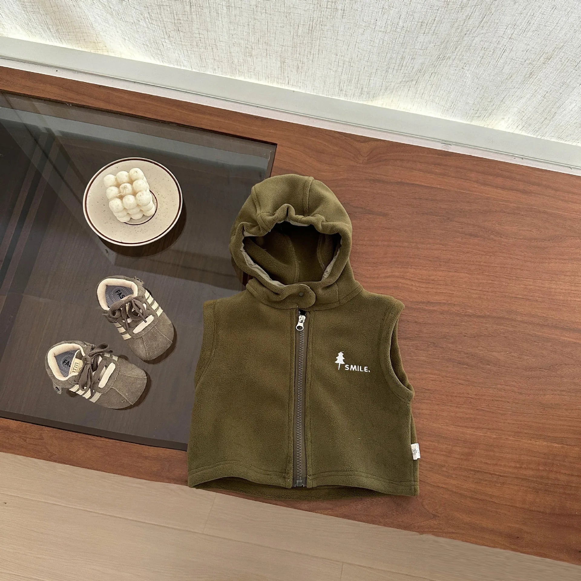 Gilet Bébé à Capuche en Velours